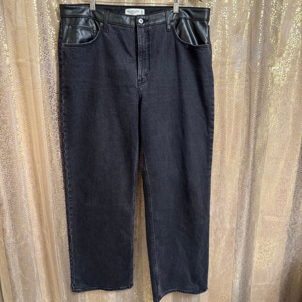 Abercrombie‎ & Fitch 90's High Rise Relaxed Fit Black Leather Jeans 16